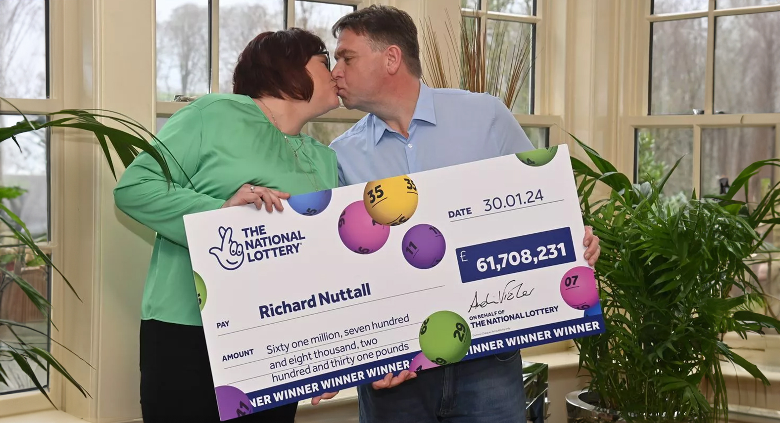 uk-couple-wins-61m-euromillions-jackpot-life-changing-event